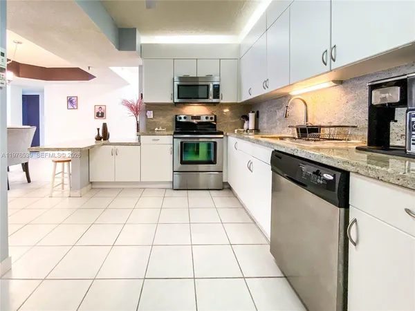 $4,300 | 9341 Collins Avenue, Unit 1204, Surfside, FL 33154