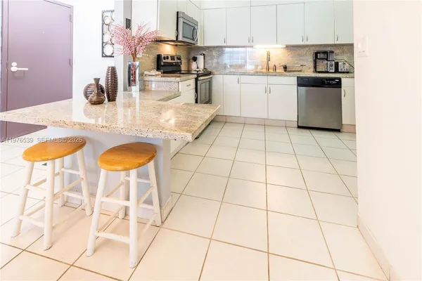 $4,300 | 9341 Collins Avenue, Unit 1204, Surfside, FL 33154