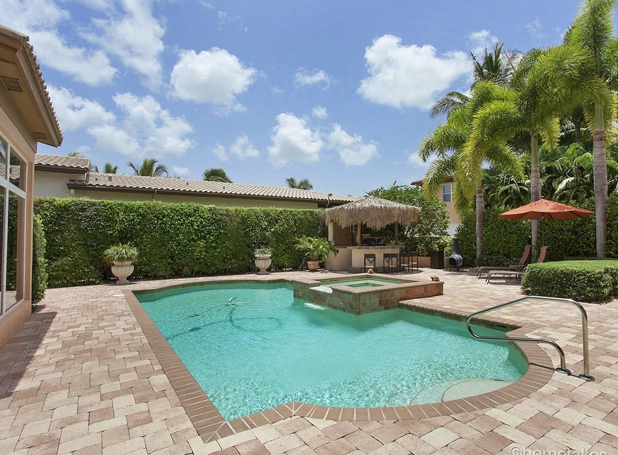116 Santander Drive Jupiter, FL 33458 - Photo 13 of 40 Pool and Spa