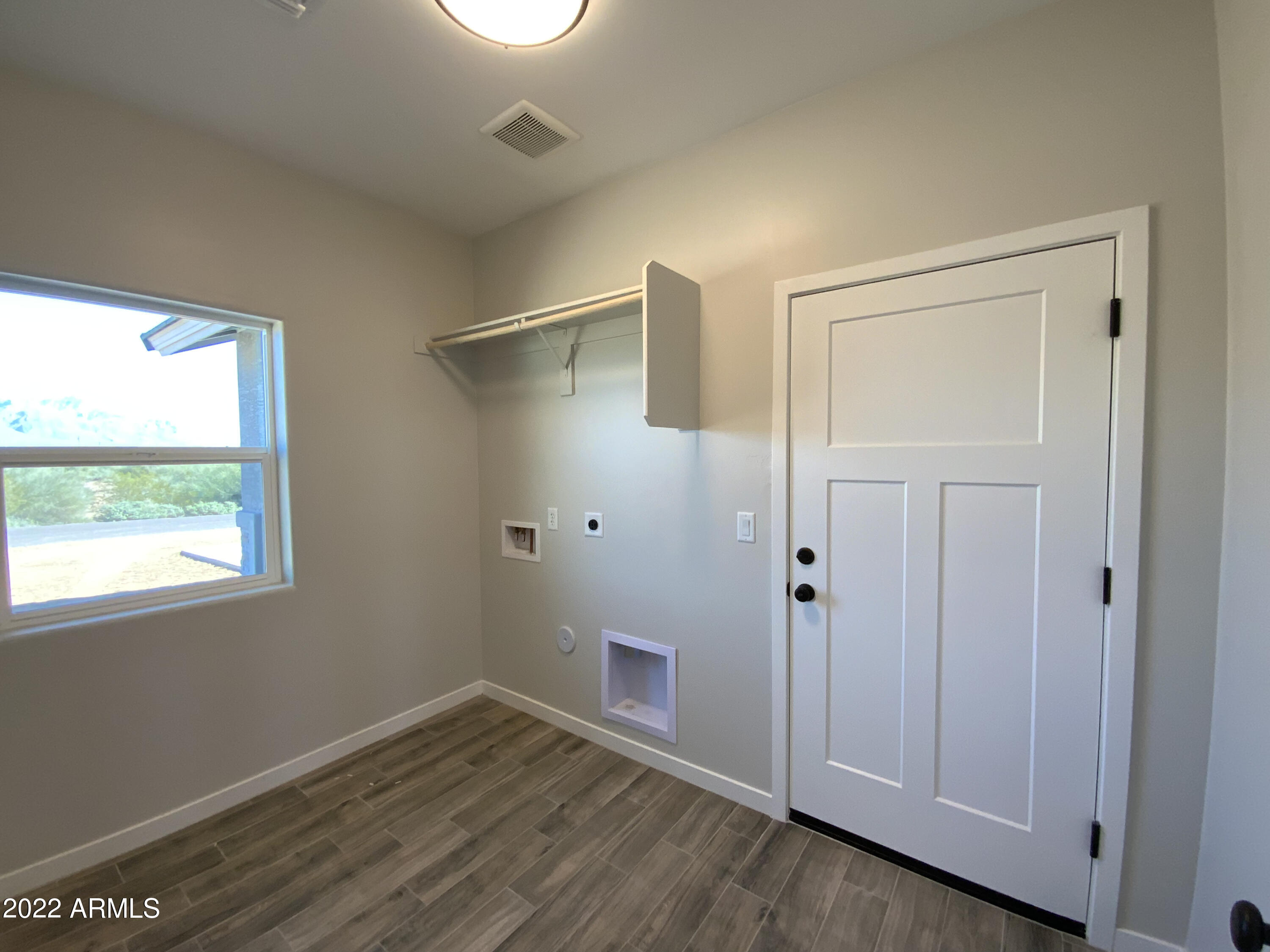 830 North Wickiup Road Apache Junction, AZ 85119 - Photo 12 of 14 8C691E89-95EC-493A-8E36-F73F9A99A2A6