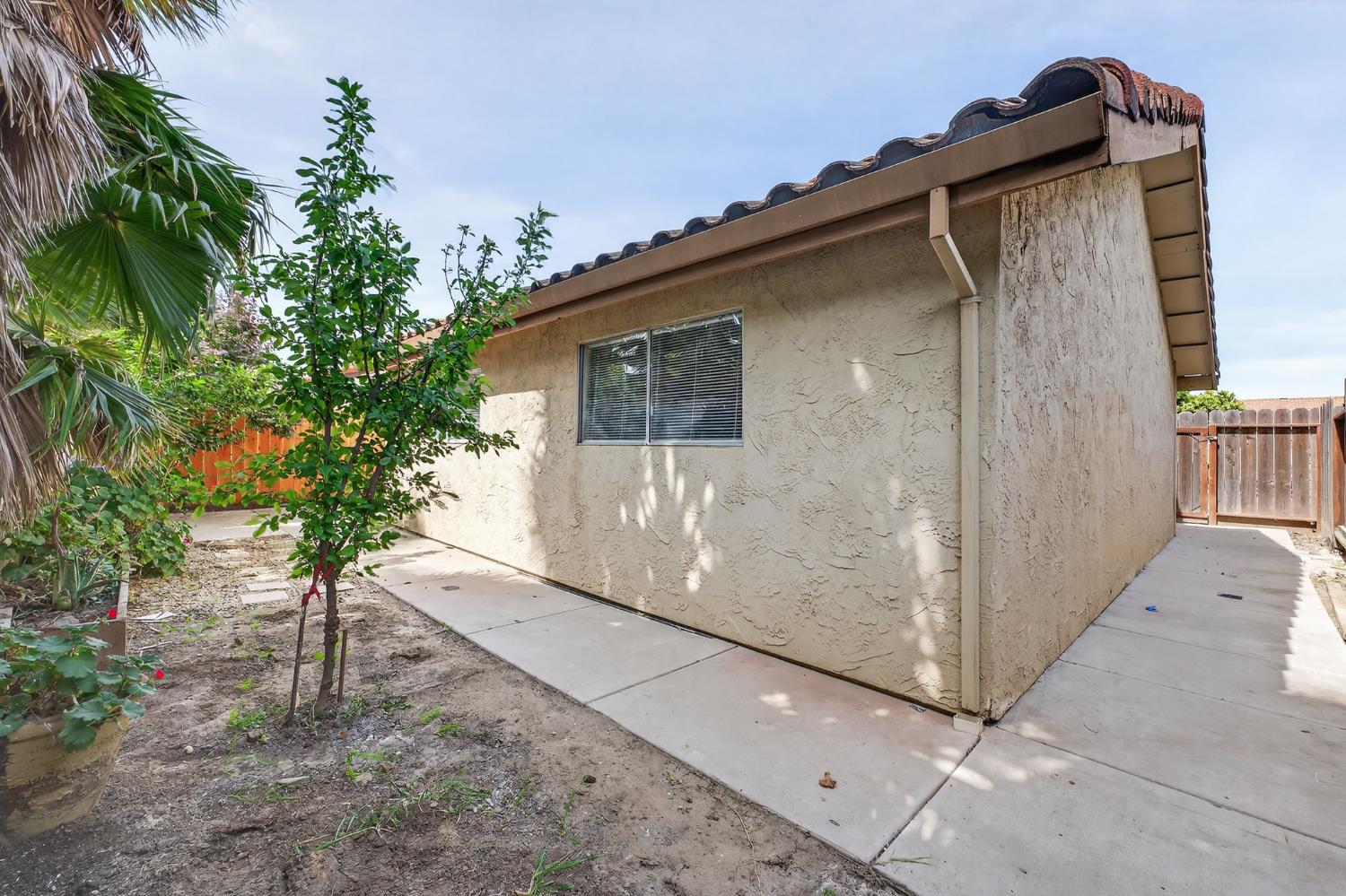 2104 Sharon Way Modesto, CA 95350 - Photo 26 of 28