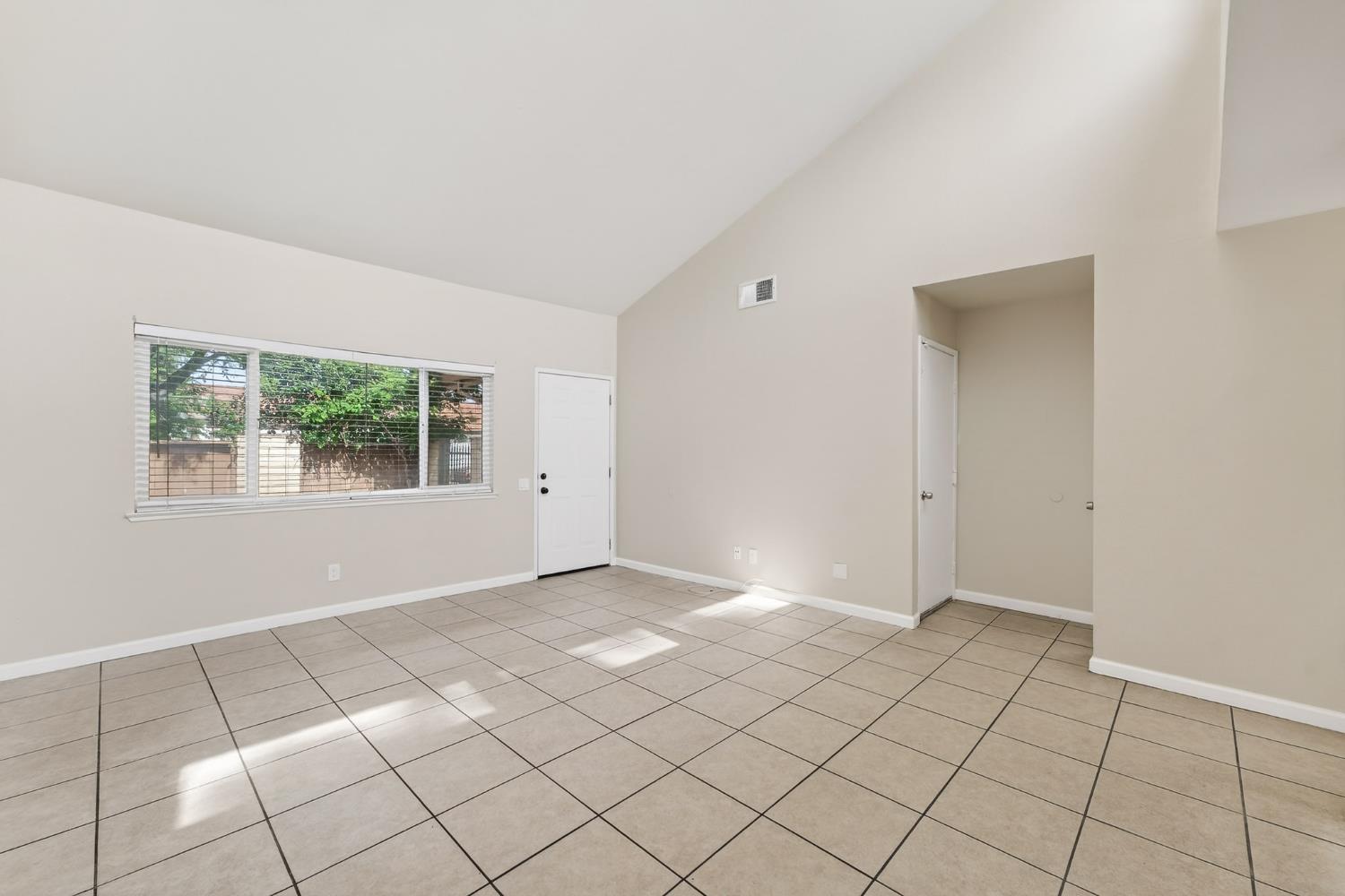 2104 Sharon Way Modesto, CA 95350 - Photo 8 of 28