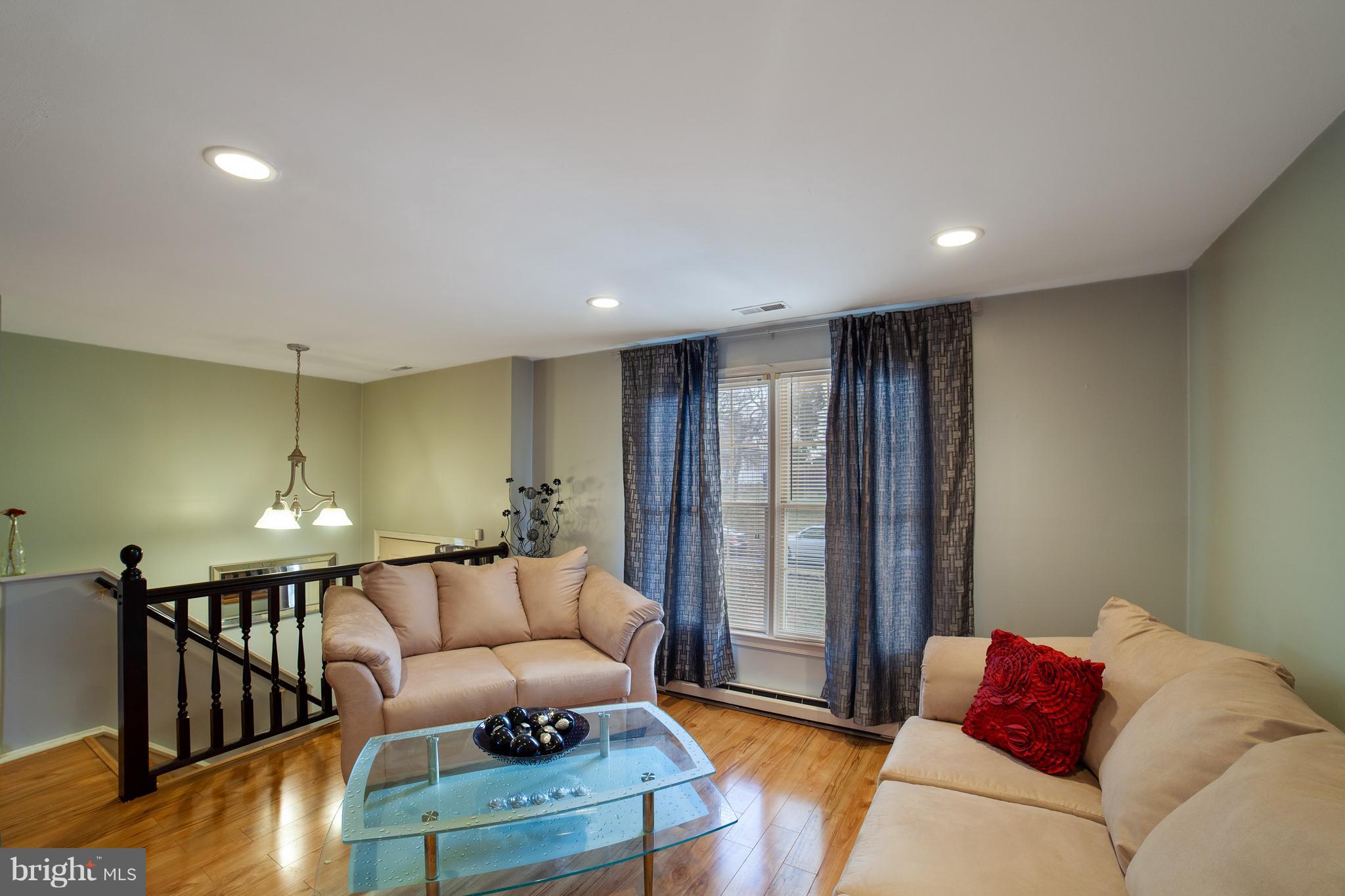 3606 Clifmar Road Baltimore, MD 21244 - Photo 3 of 23