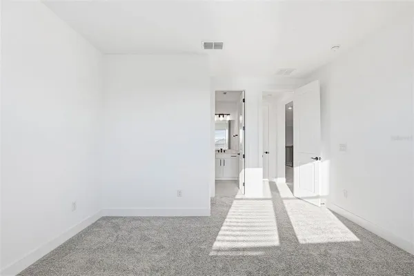 $4,800 | 6962 Jared Oaks Drive, Wesley Chapel, FL 33545