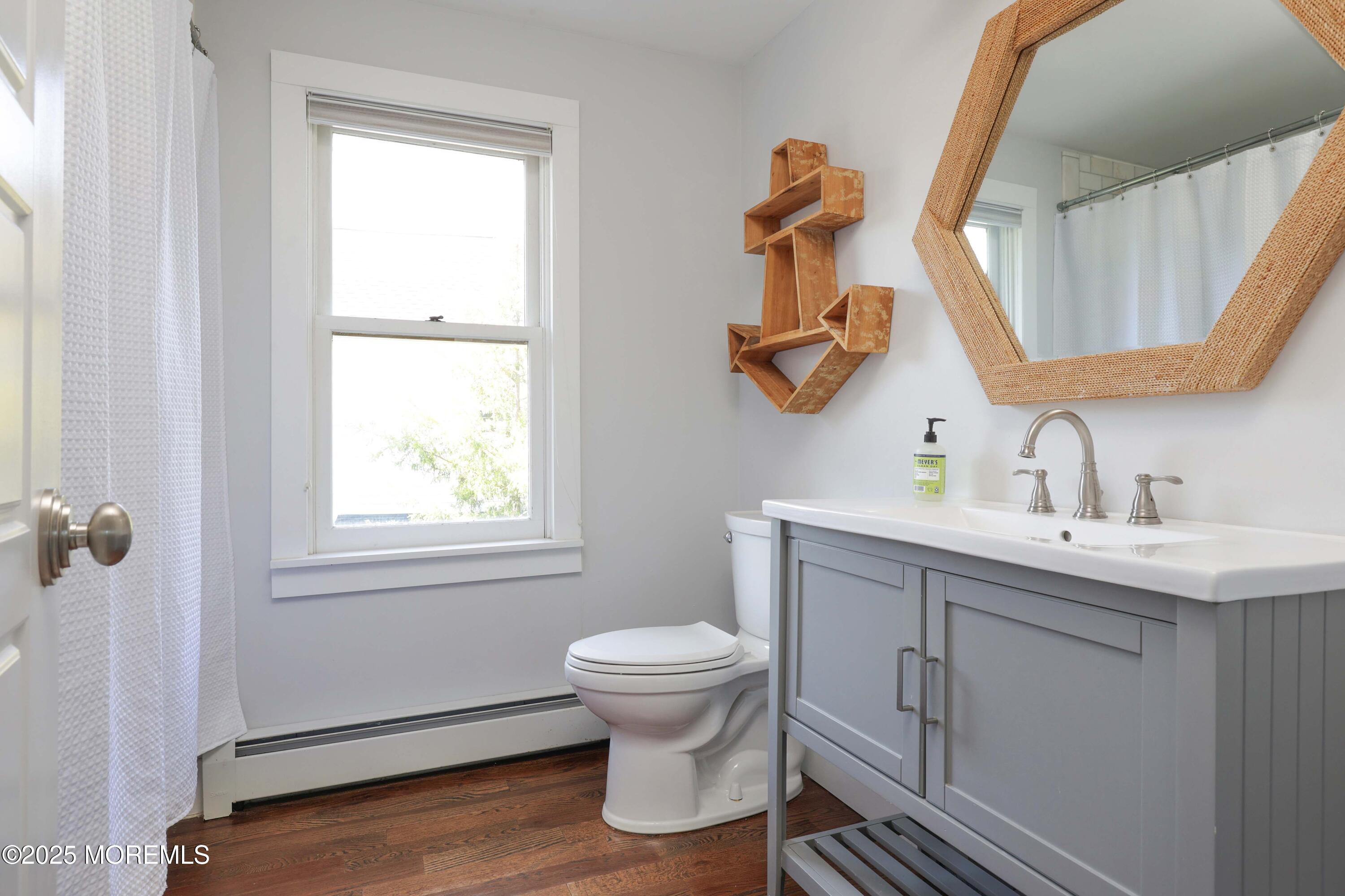 42 Ridge Road Rumson, NJ 07760 - Photo 17 of 34 Hallway Bath