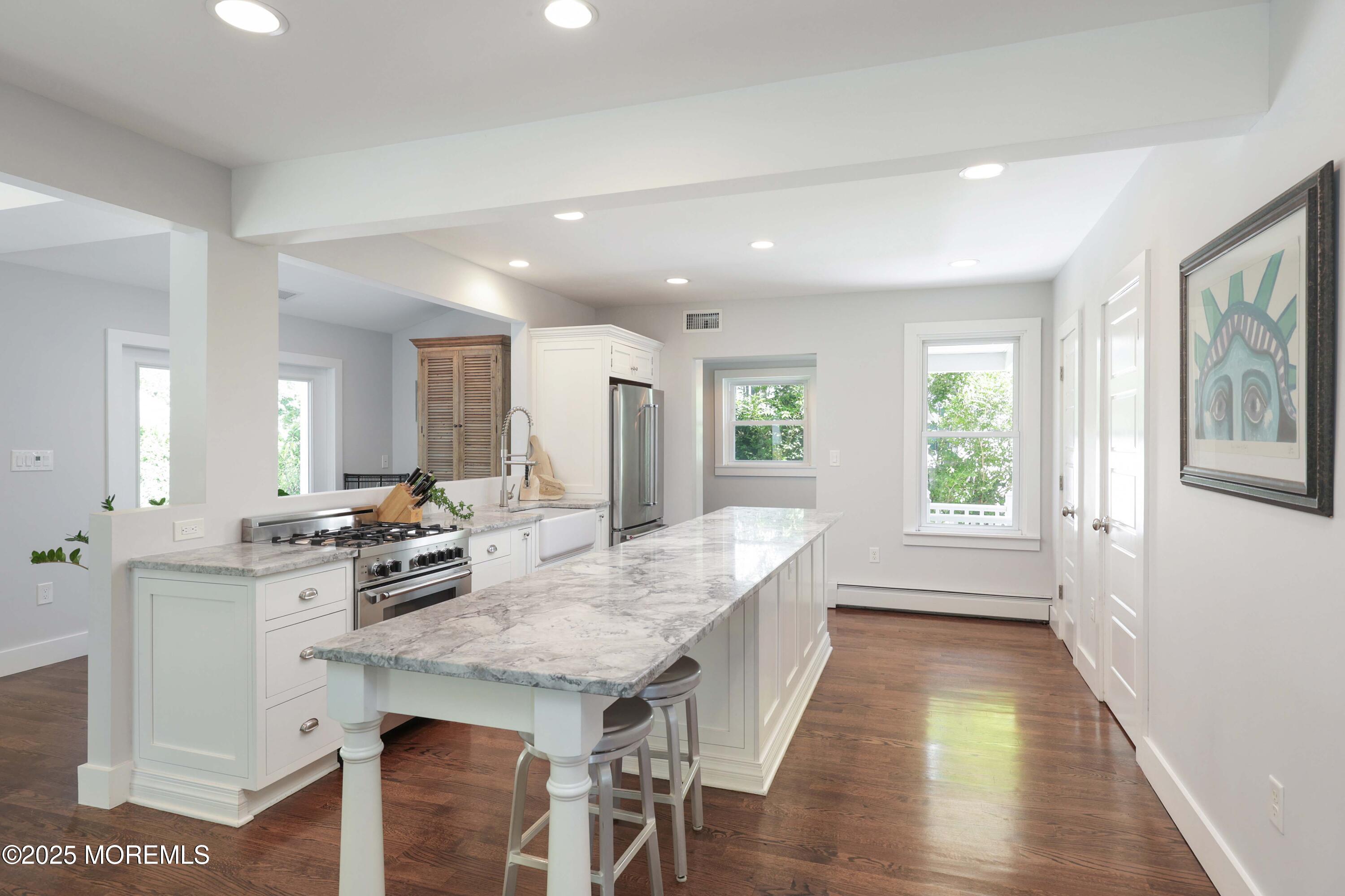 42 Ridge Road Rumson, NJ 07760 - Photo 3 of 34 Light and Bright