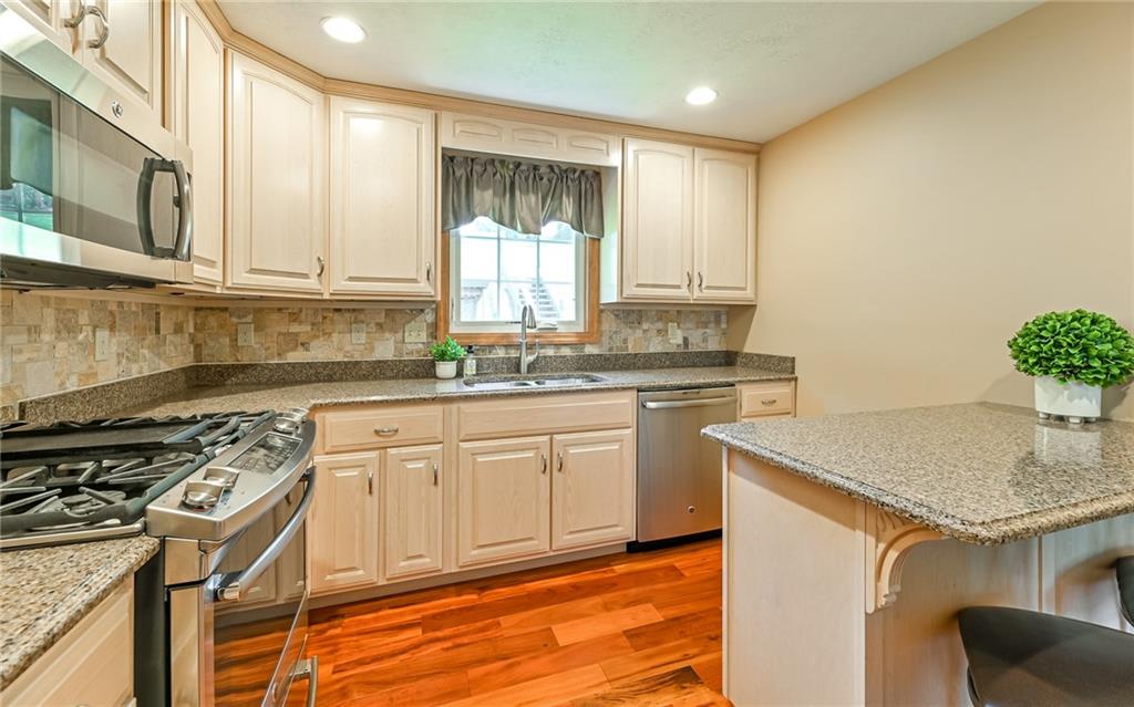 217 Ewings Mill Road Coraopolis, PA 15108 - Photo 5 of 25 Gallery Image 5