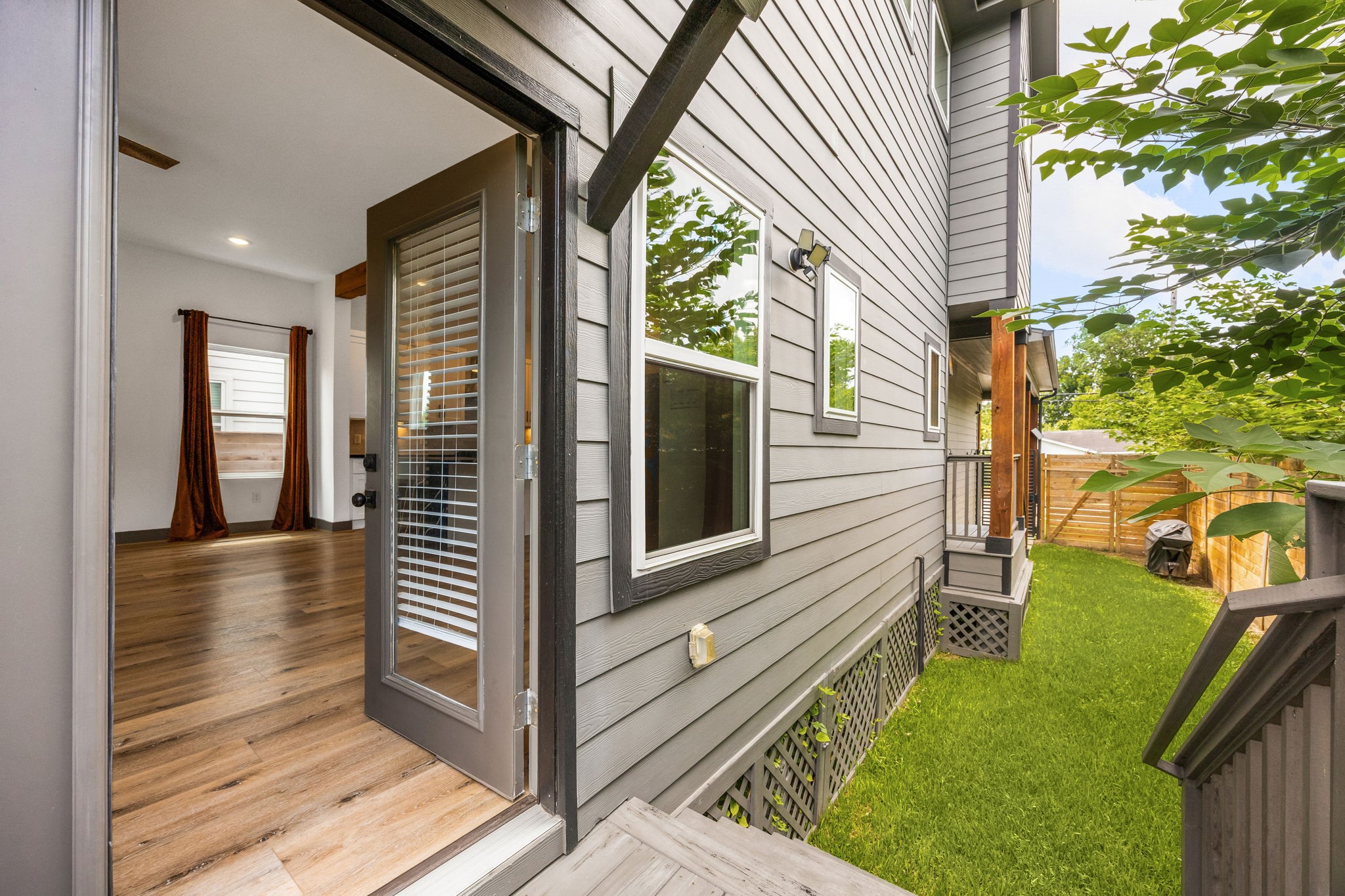 731 East 40th Street Houston, TX 77022 - Photo 25 of 28