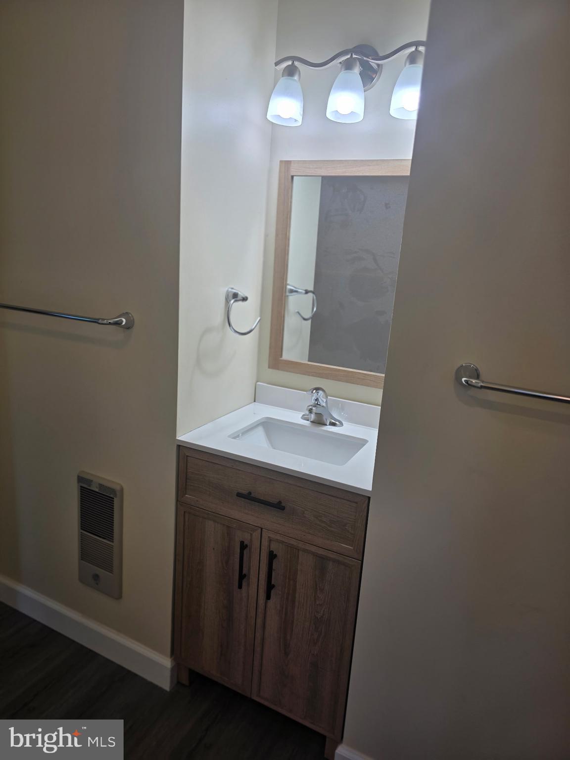 26404 Franklin Road Crisfield, MD 21817 - Photo 19 of 26 Jack/Jill Bathroom