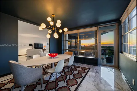 $1,180,000 | 5660 Collins Avenue, Unit 8D, Miami Beach, FL 33140