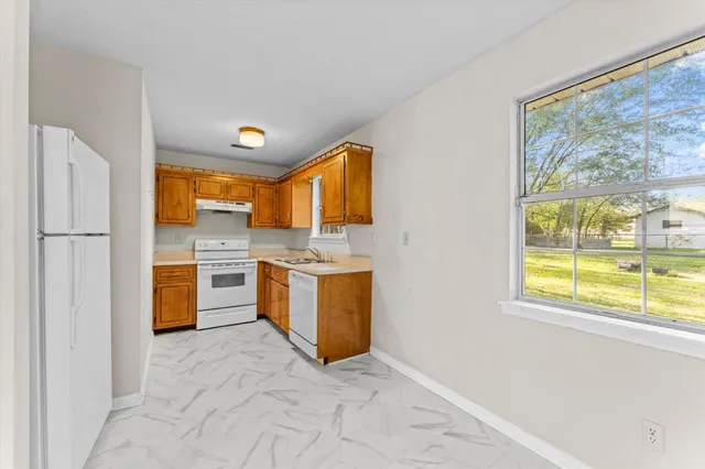 $179,900 | 140 New Gritton Avenue, Oak Grove, KY 42262