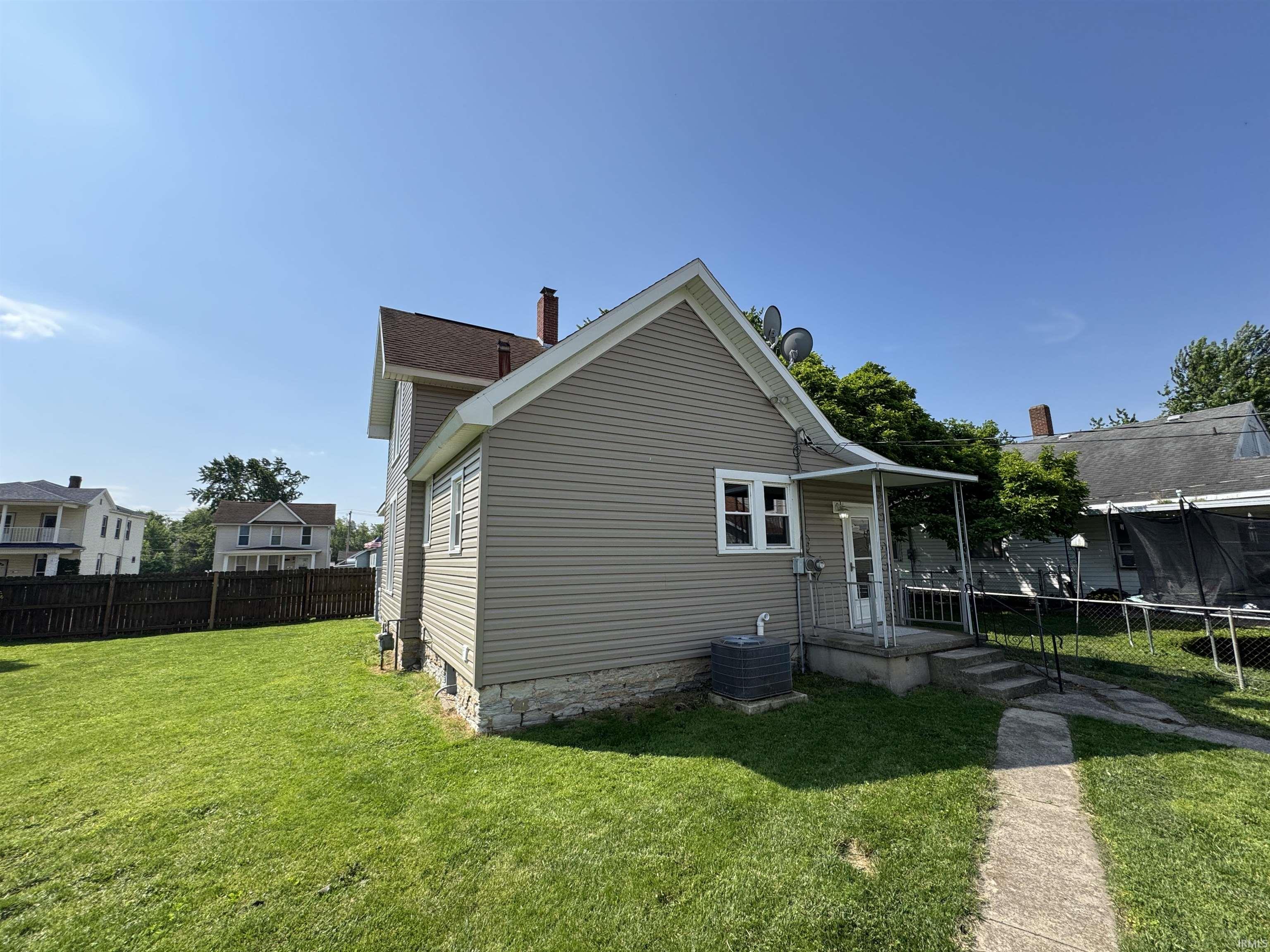 108 East 2nd Street Peru, IN 46970 - Photo 3 of 33