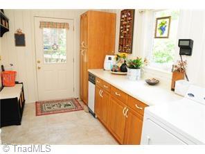 5750 Sweetbriar Road Pfafftown, NC 27040 - Photo 6 of 29 Gallery Image 6