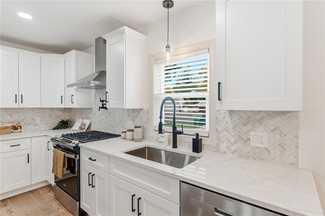 170 Holmes Road Warwick, RI 02888 - Photo 13 of 47