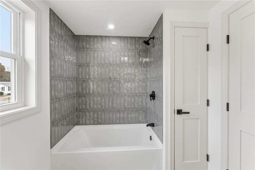 170 Holmes Road Warwick, RI 02888 - Photo 36 of 47