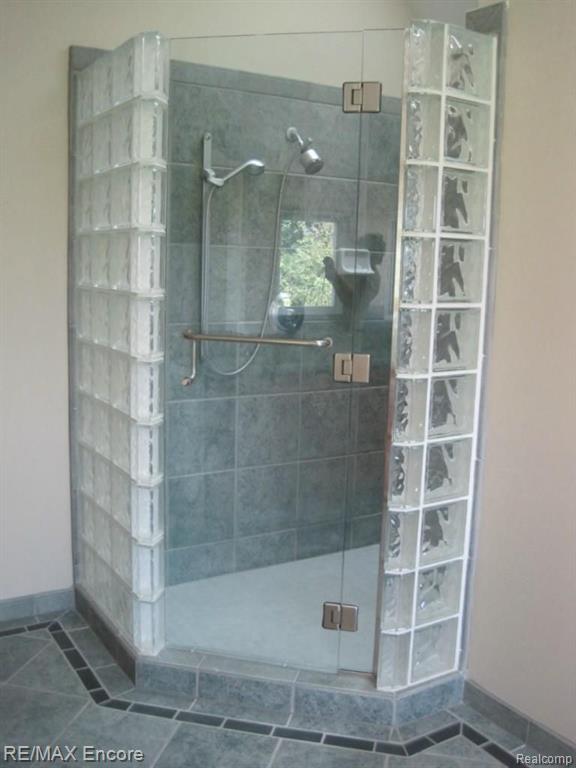 6835 Oakhurst Ridge Road Clarkston, MI 48348 - Photo 28 of 46