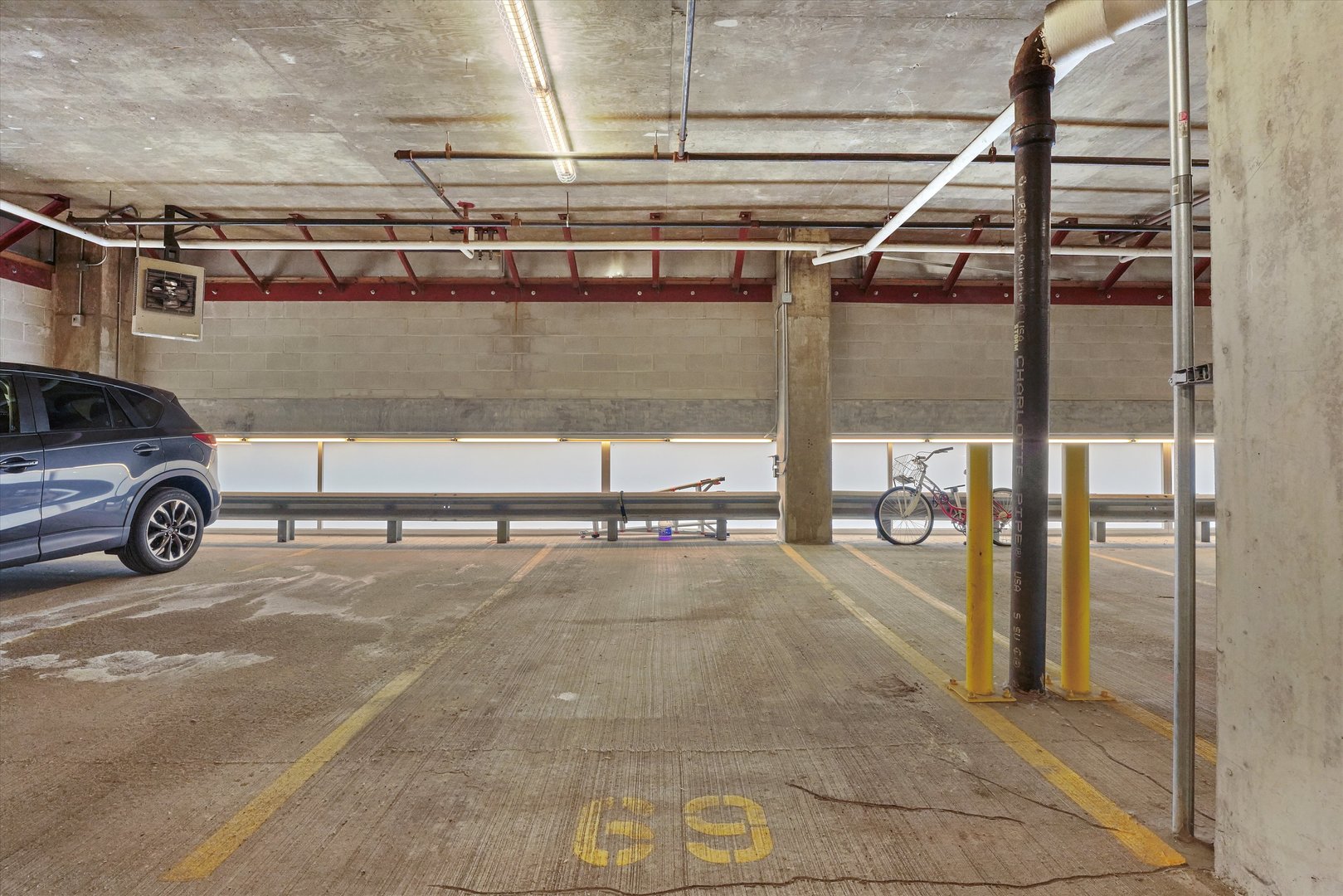 321 South Sangamon Street, Unit 902 Chicago, IL 60607 - Photo 17 of 18 a view of parking garage