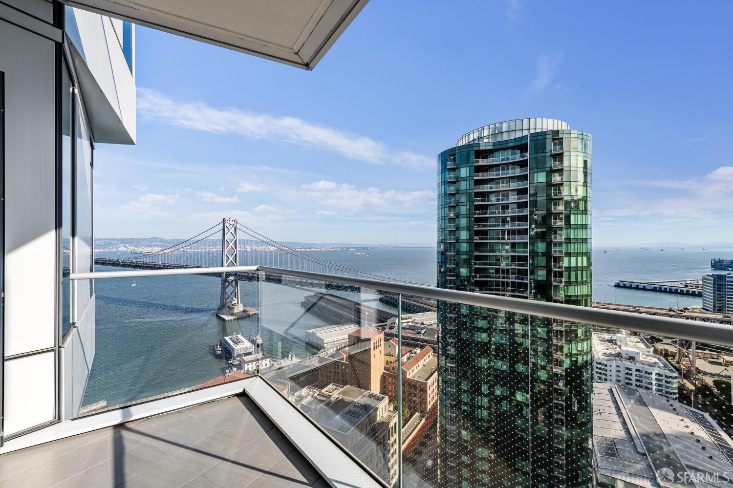 280 Spear Street, Unit 34C San Francisco, CA 94105 - Photo 30 of 47 a view of balcony with a potted plant