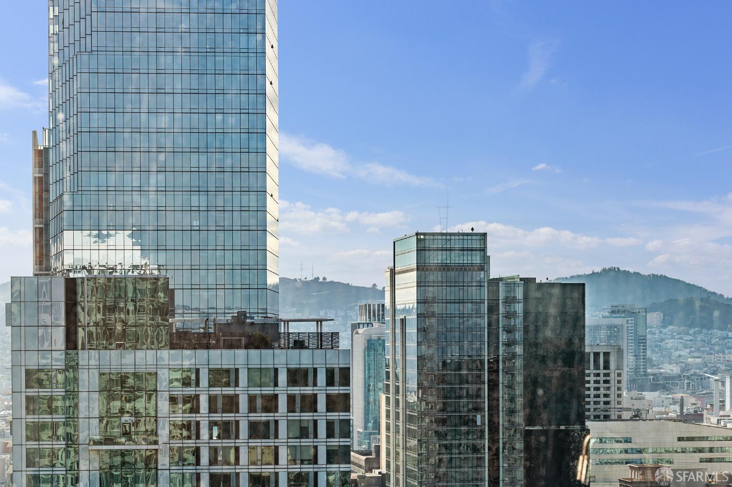 280 Spear Street, Unit 34C San Francisco, CA 94105 - Photo 33 of 47 a view of a city with tall buildings