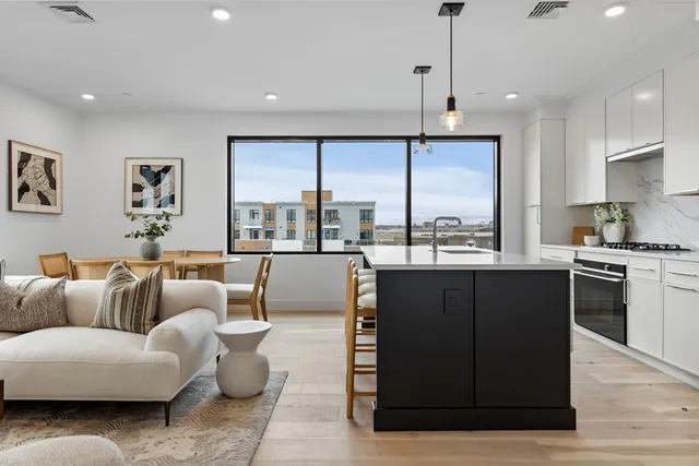 $1,649,000 | 33 A Street, Unit 501, Boston, MA 02127