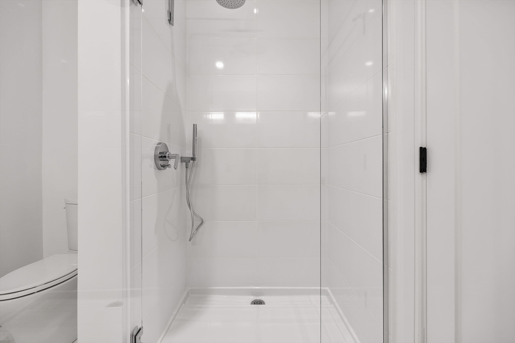 33 A Street, Unit 501 Boston, MA 02127 - Photo 12 of 37