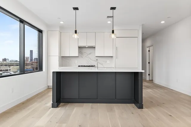 $1,649,000 | 33 A Street, Unit 501, Boston, MA 02127