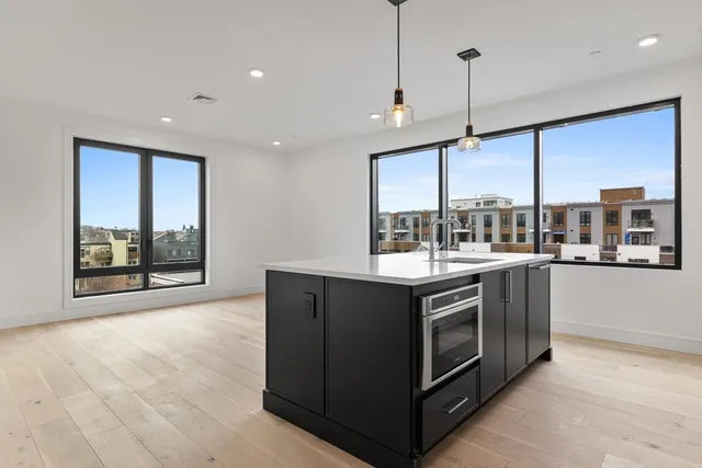 $1,649,000 | 33 A Street, Unit 501, Boston, MA 02127