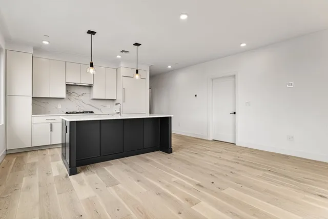 $1,649,000 | 33 A Street, Unit 501, Boston, MA 02127