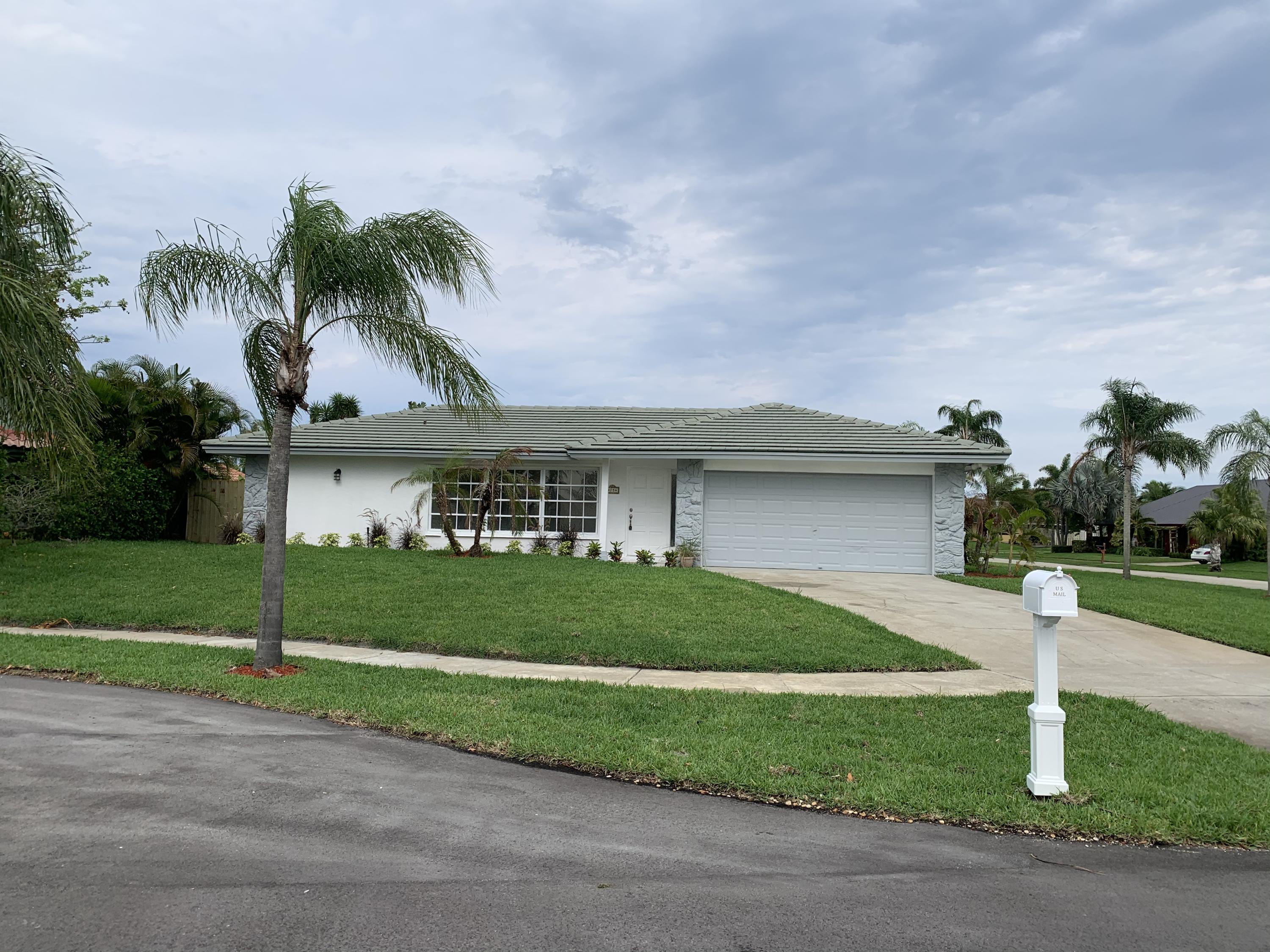 75 Cinnamon Place Tequesta, FL 33469 - Photo 2 of 23 IMG_0810