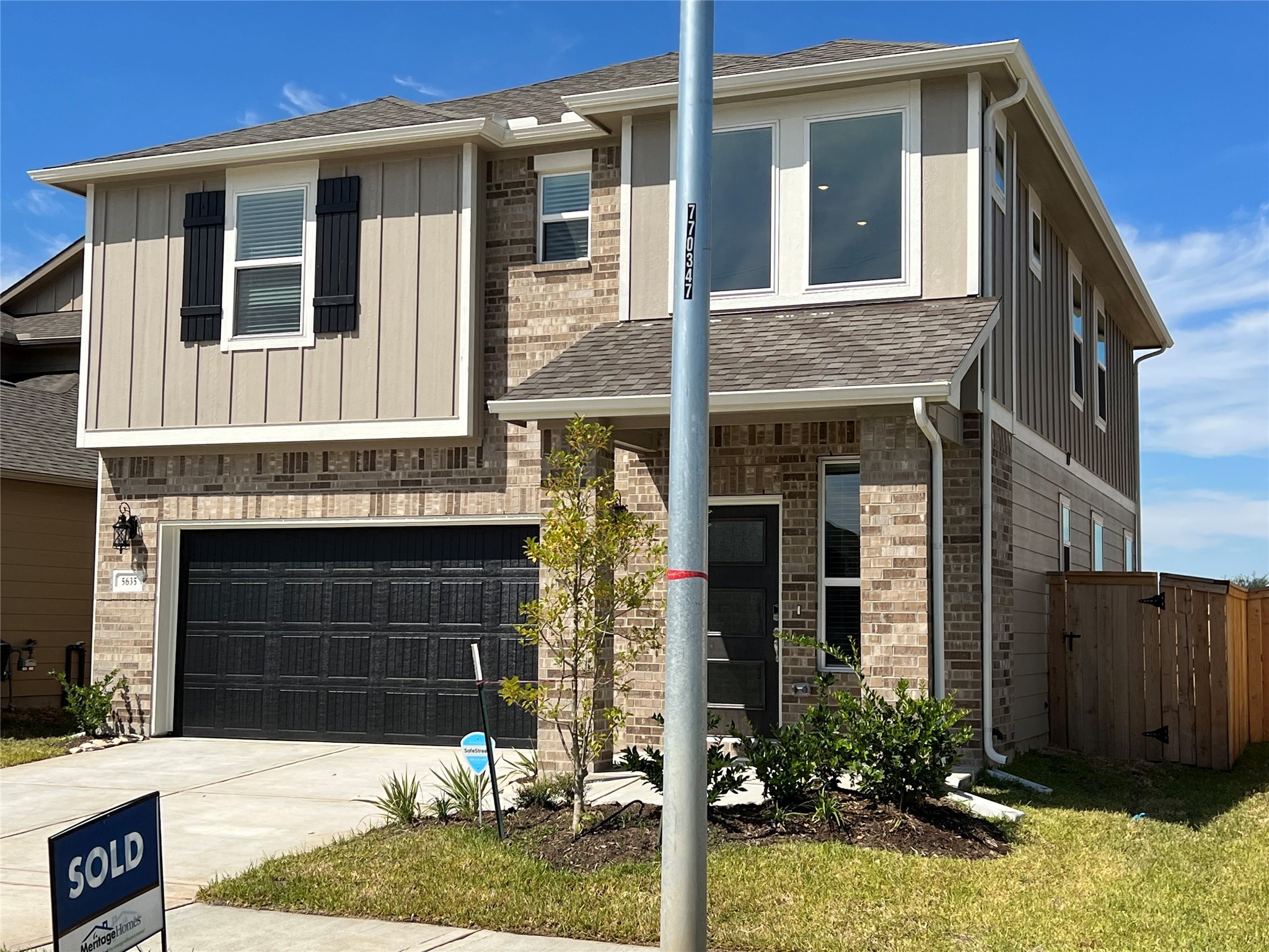 5635 Giving Grace Way Houston, TX 77048 - Photo 2 of 28