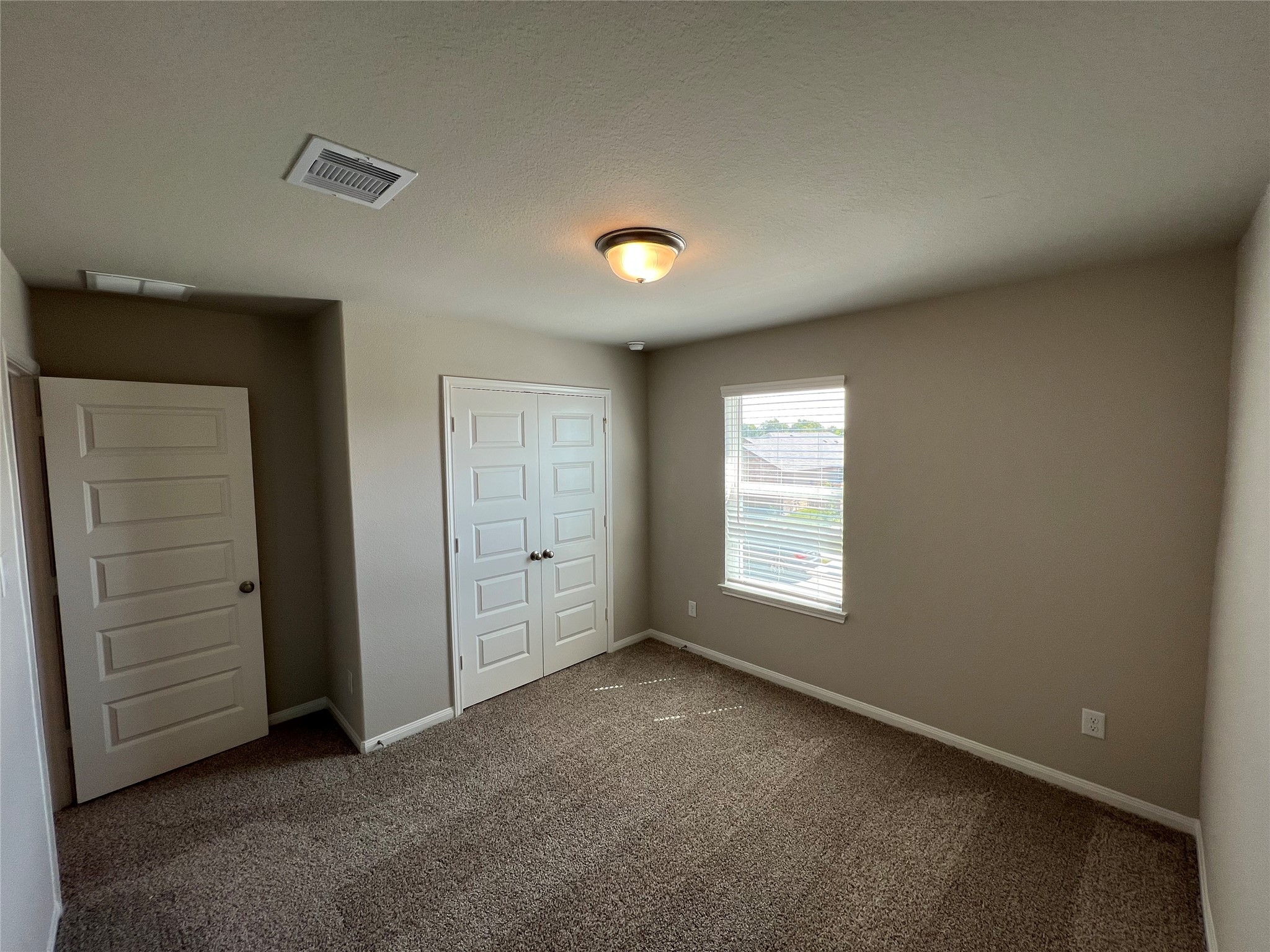 5635 Giving Grace Way Houston, TX 77048 - Photo 9 of 28