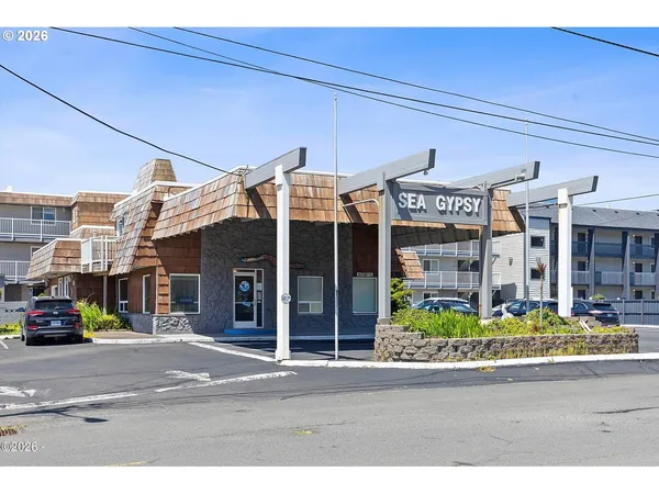 $179,900 | 145 Northwest Inlet Avenue, Lincoln City, OR 97367
