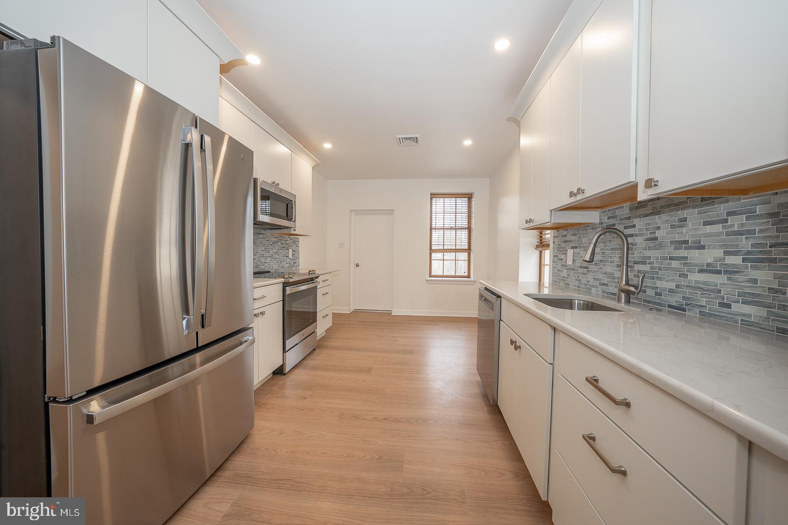 42 North Waterloo Road, Unit 38 Devon, PA 19333 - Photo 9 of 31 Lots of natural light