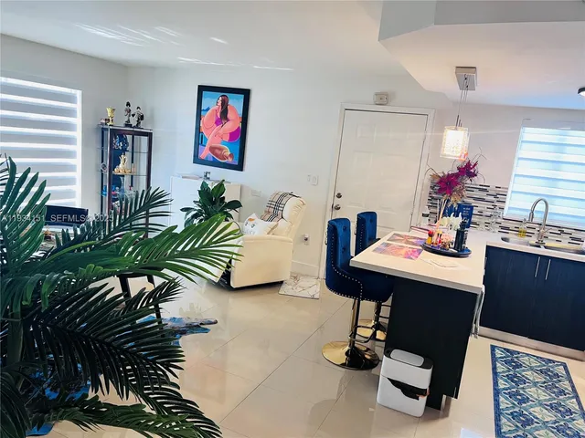 $2,900 | 3101 Southwest 27th Avenue, Unit 101, Miami, FL 33133