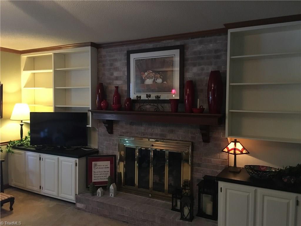 1009 Shamrock Road High Point, NC 27265 - Photo 10 of 23 Den Area