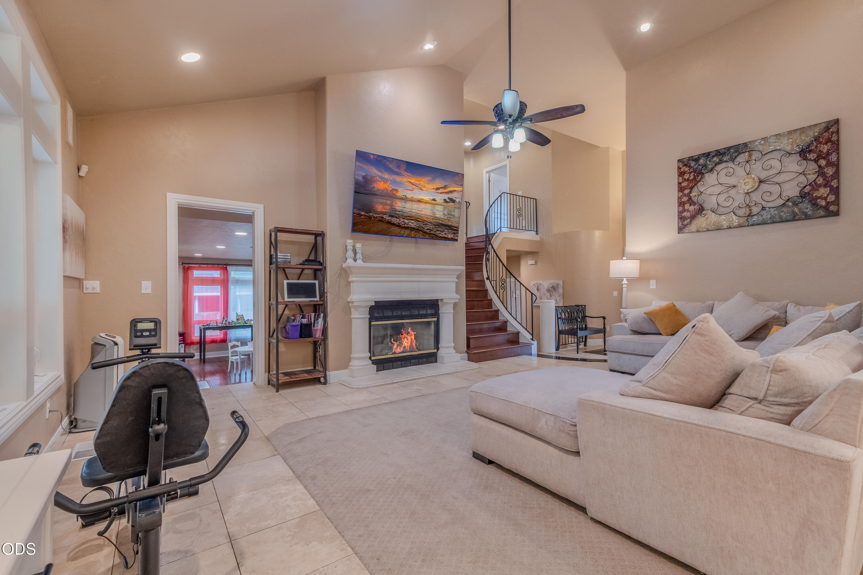 2401 Fox Run Medford, OR 97504 - Photo 10 of 57