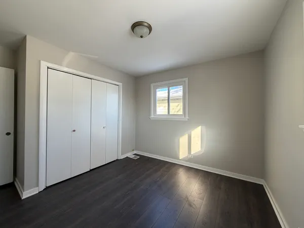 $2,350 | 155 West Wayne Place, Wheeling, IL 60090