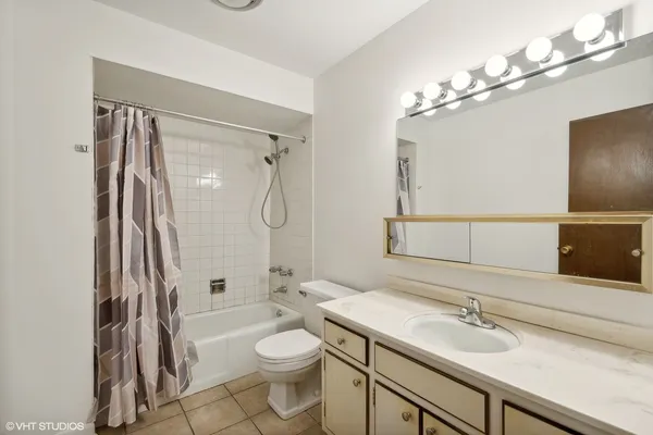 $128,000 | 19128 Pine Drive, Country Club Hills, IL 60478