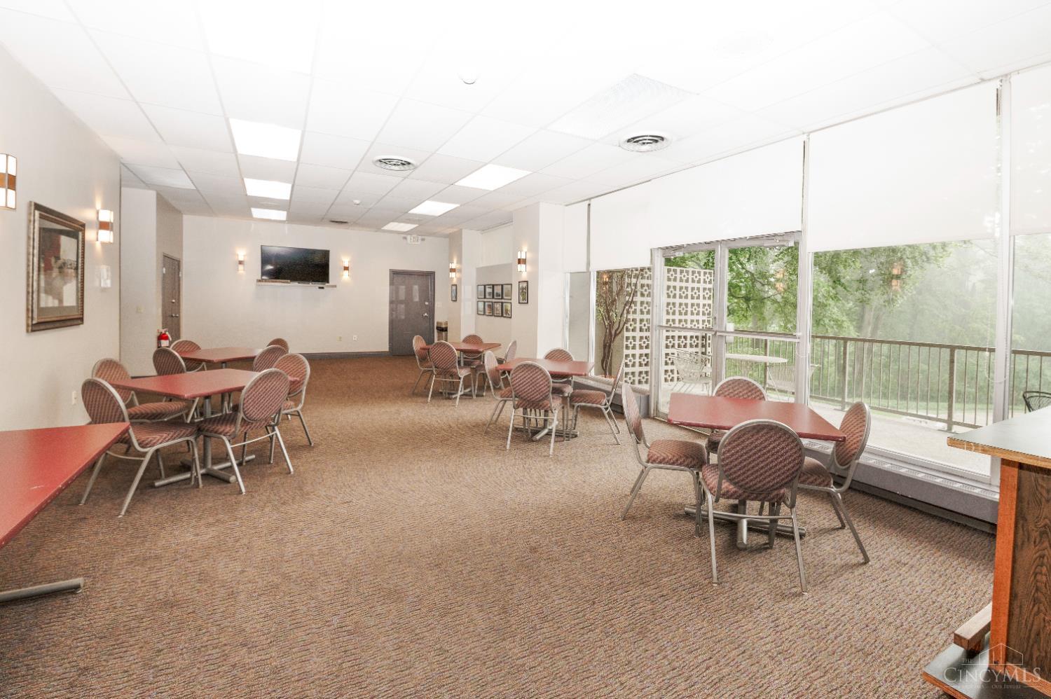 2324 Madison Road, Unit 1404 Cincinnati, OH 45208 - Photo 34 of 35