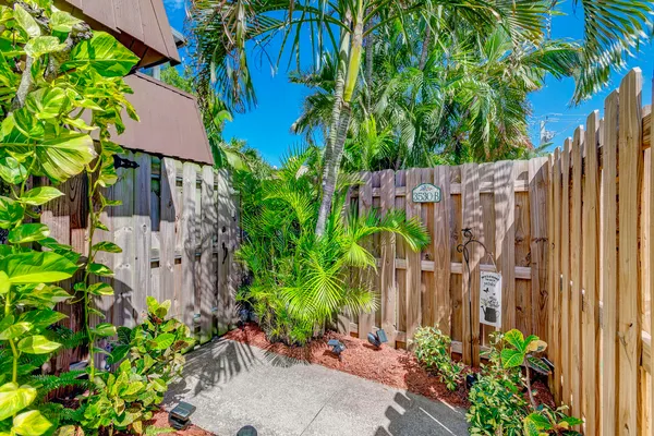 $2,650 | 3530 Gardens E Drive, Unit B, Palm Beach Gardens, FL 33410