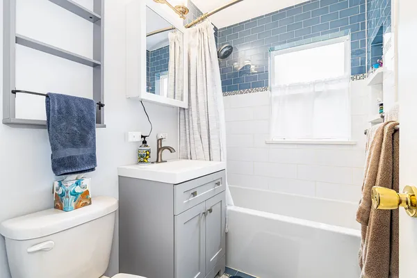 $2,200 | 531 Glen Avenue, Romeoville, IL 60446