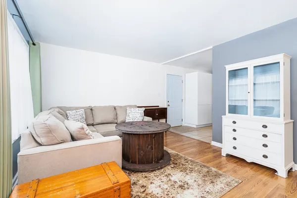 $2,200 | 531 Glen Avenue, Romeoville, IL 60446