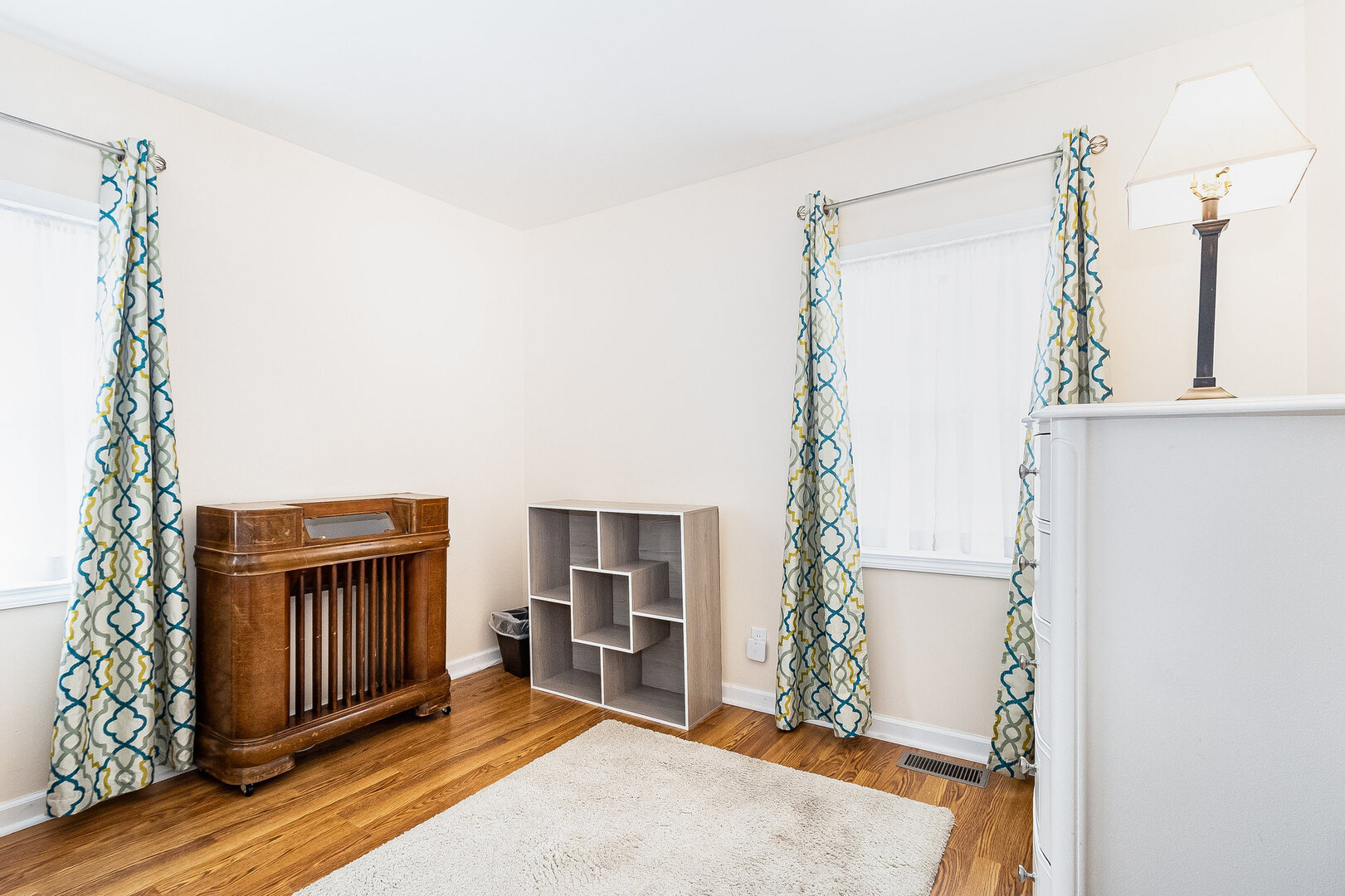 531 Glen Avenue Romeoville, IL 60446 - Photo 5 of 15 a view of livingroom with furniture and wooden floor