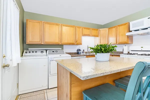 $2,200 | 531 Glen Avenue, Romeoville, IL 60446