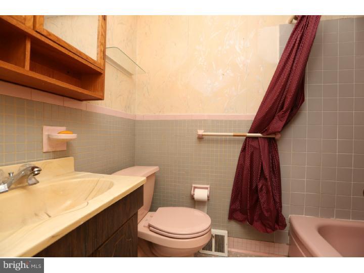 2825 Angus Road Philadelphia, PA 19114 - Photo 17 of 25