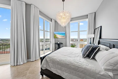 $1,750,000 | 550 Okeechobee Boulevard, Unit UPH11, West Palm Beach, FL 33401