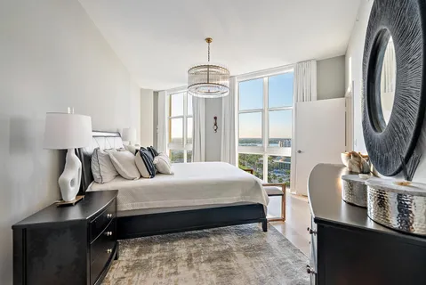 $1,750,000 | 550 Okeechobee Boulevard, Unit UPH11, West Palm Beach, FL 33401