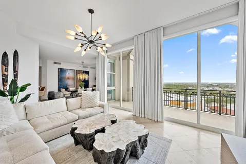 $1,750,000 | 550 Okeechobee Boulevard, Unit UPH11, West Palm Beach, FL 33401