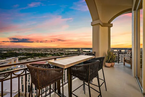 $1,750,000 | 550 Okeechobee Boulevard, Unit UPH11, West Palm Beach, FL 33401