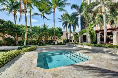 $1,750,000 | 550 Okeechobee Boulevard, Unit UPH11, West Palm Beach, FL 33401